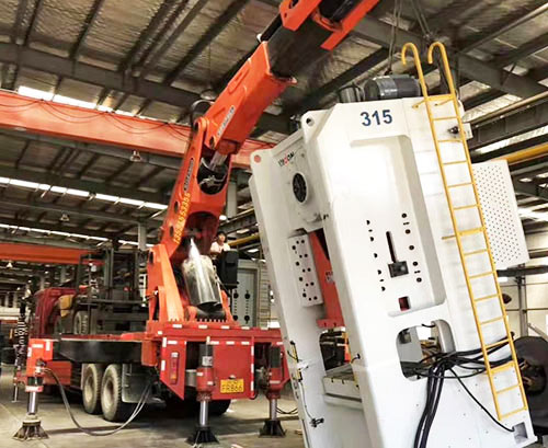 雄县提升工作效率，选择优质折臂吊租赁服务