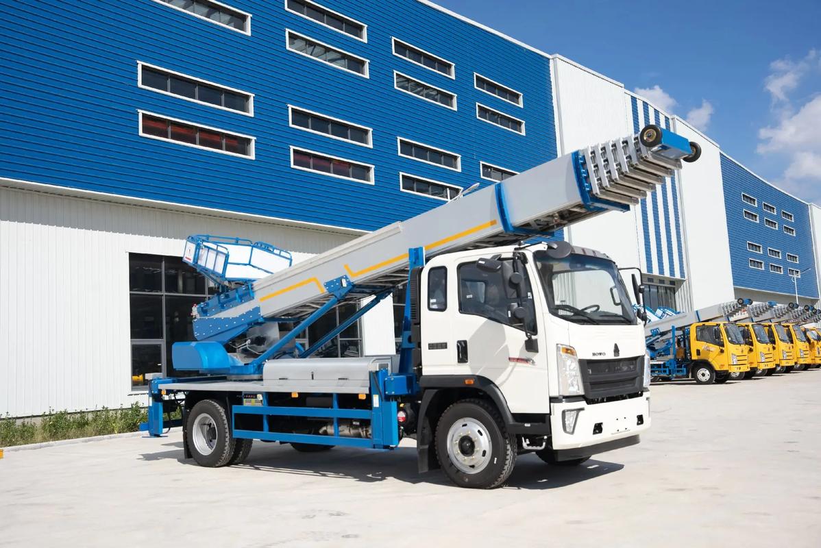 雄县出租云梯车高空作业车 建筑垃圾搬运